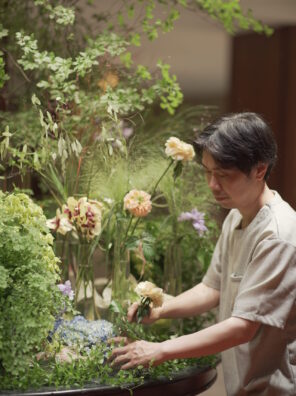 三井 位介